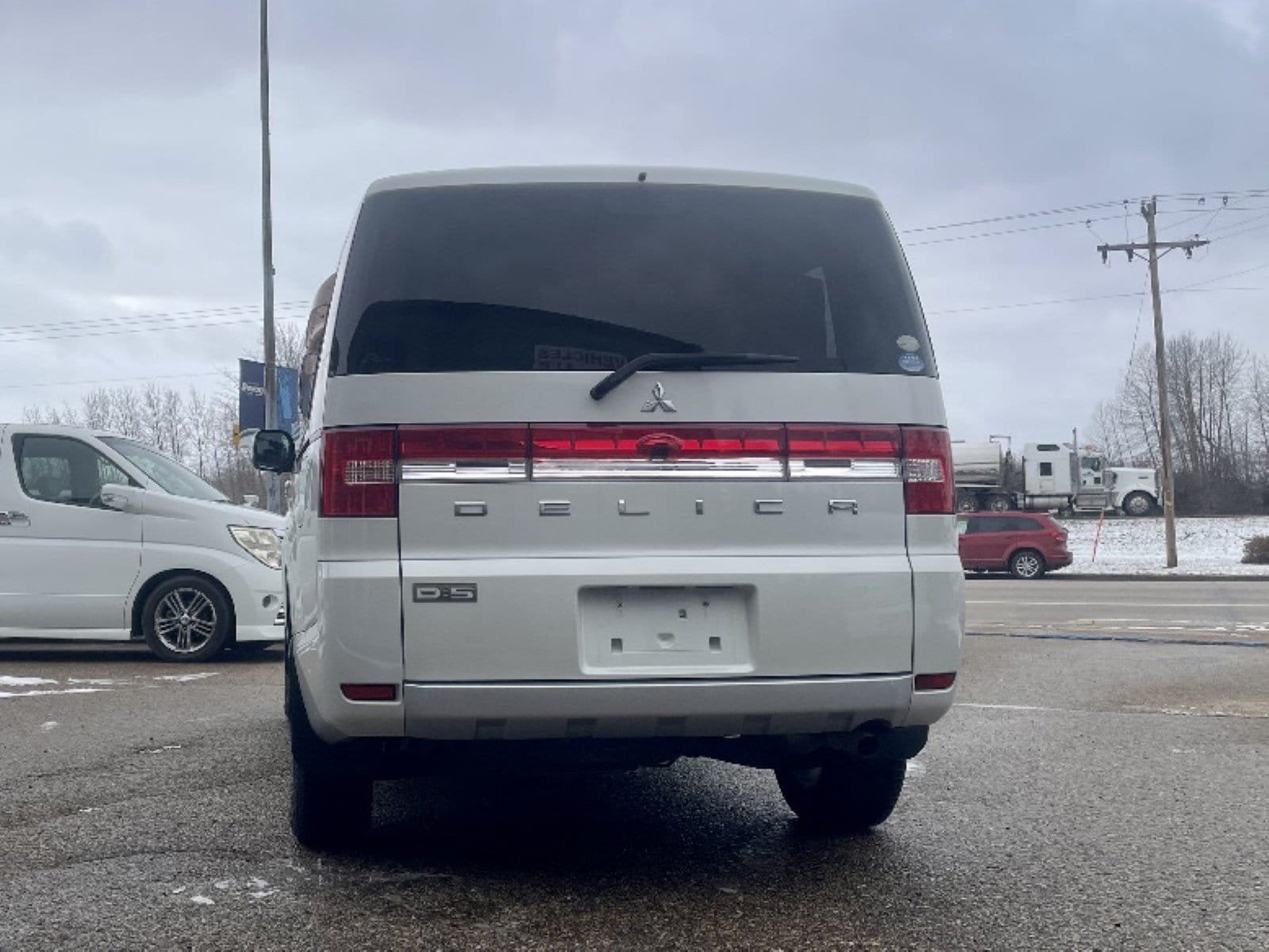 
								2008 Mitsubishi Delica D5 4WD #3 full									