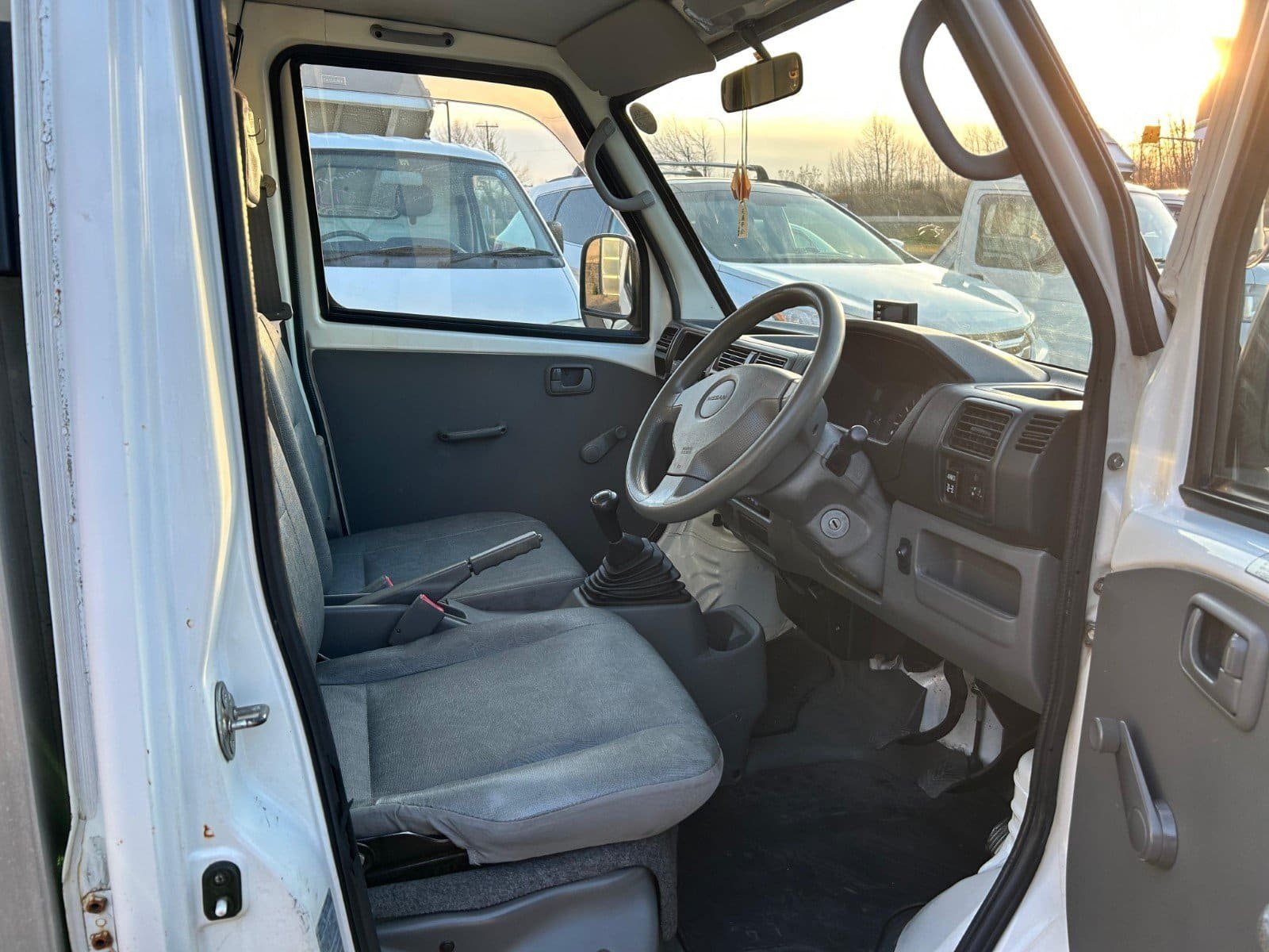 
								2008 Nissan Clipper Refrigerator Mini Truck 4WD #70 full									