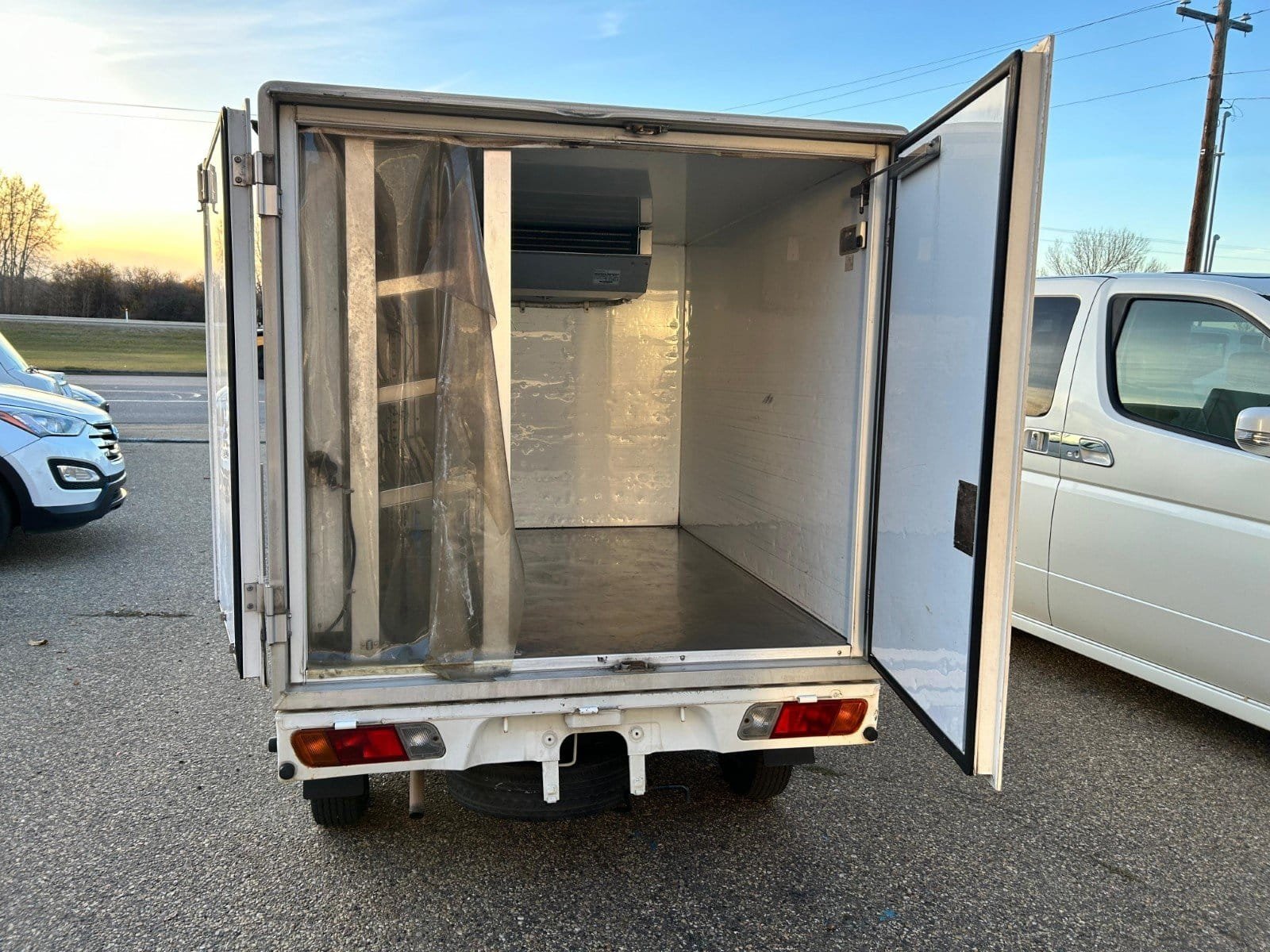 
								2008 Nissan Clipper Refrigerator Mini Truck 4WD #70 full									