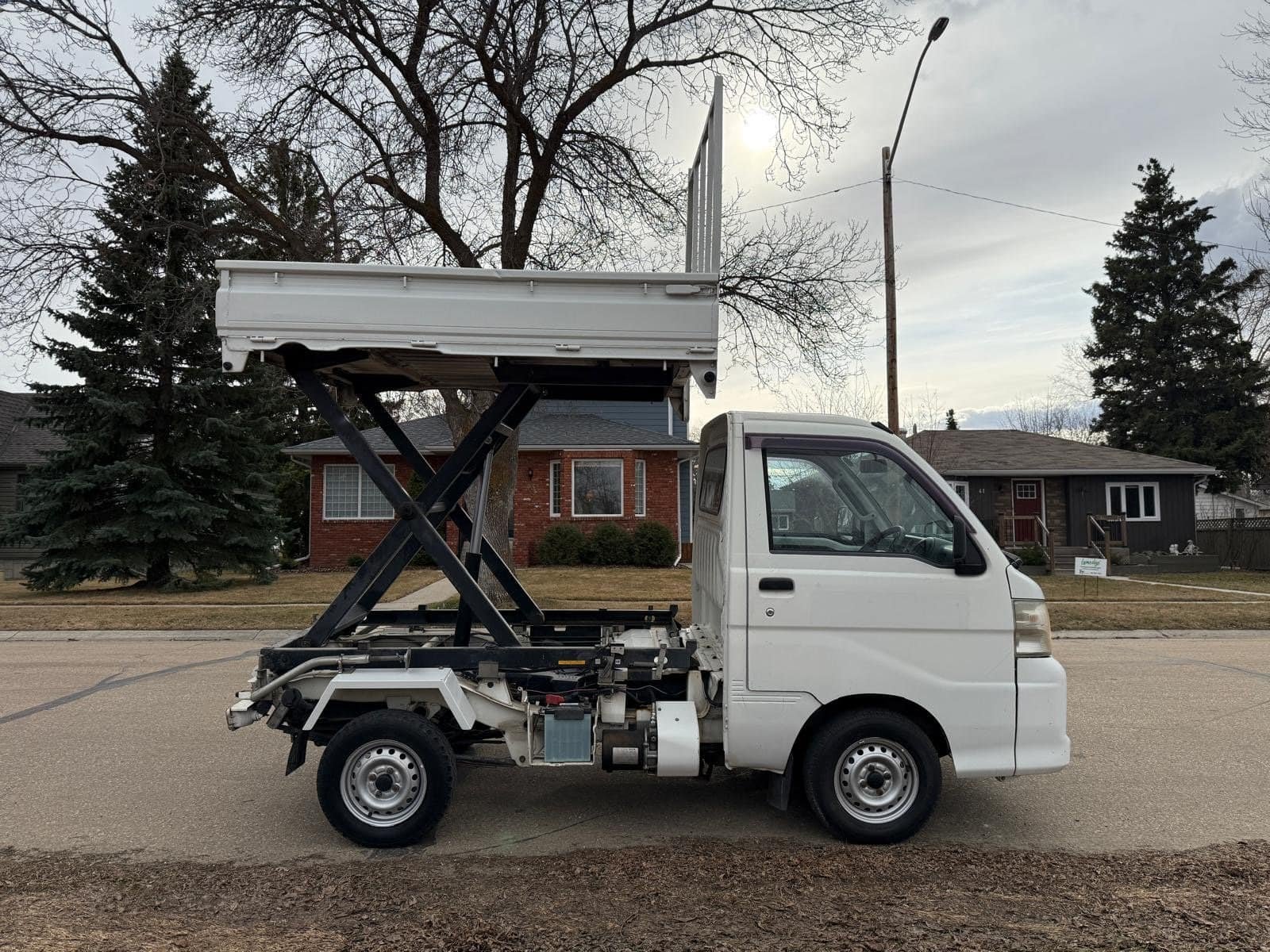 
								2009 Daihatsu Hijet Scissor-Lift & Dump 4WD #126 full									